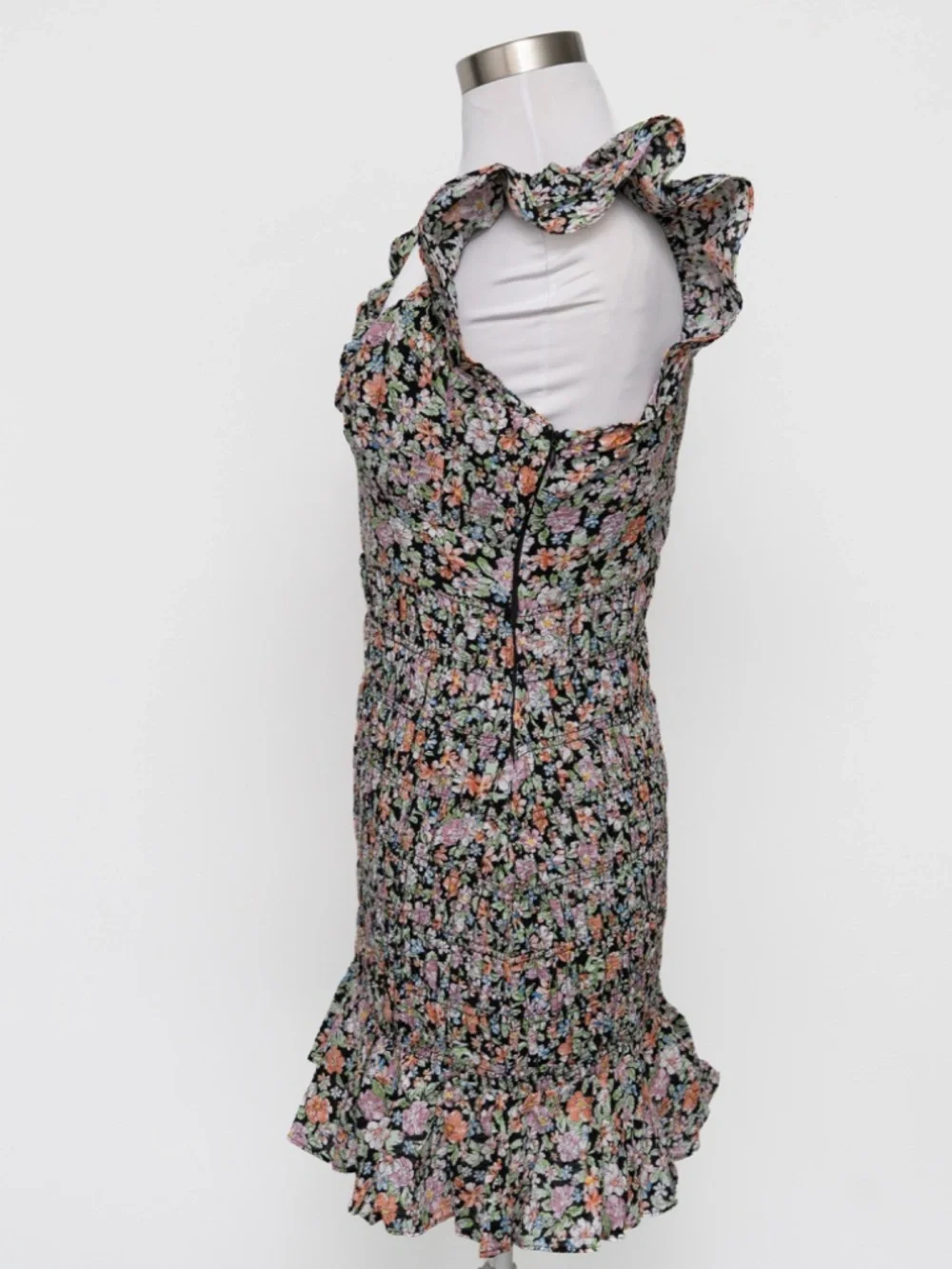 Free the Roses - Floral Smocked Mini Dress‎